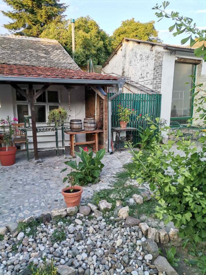 Somborski Salas - Strogi Centar Luaran gambar